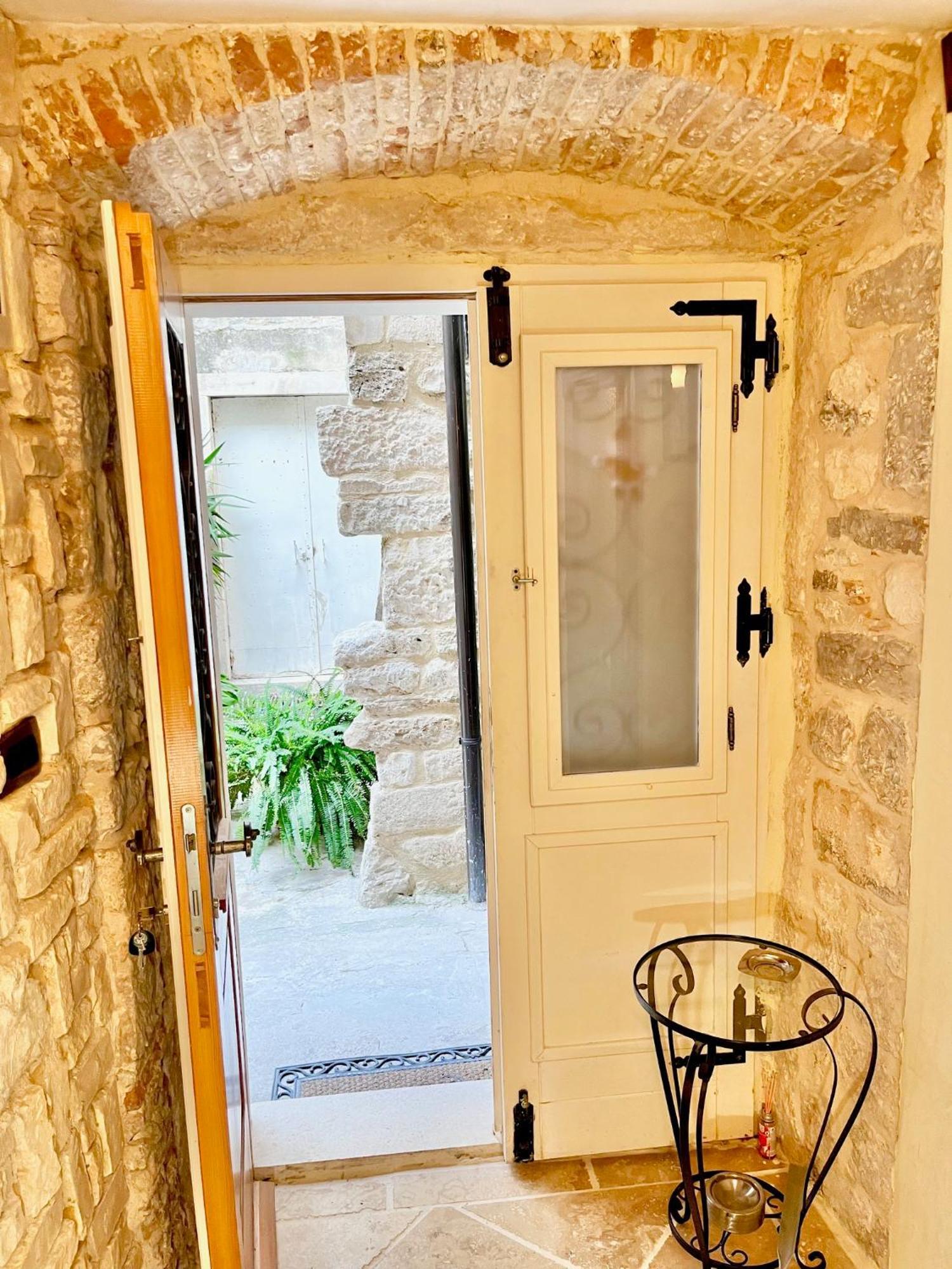 Apartment Venus Of The Palace - New Renovated Split Exterior photo