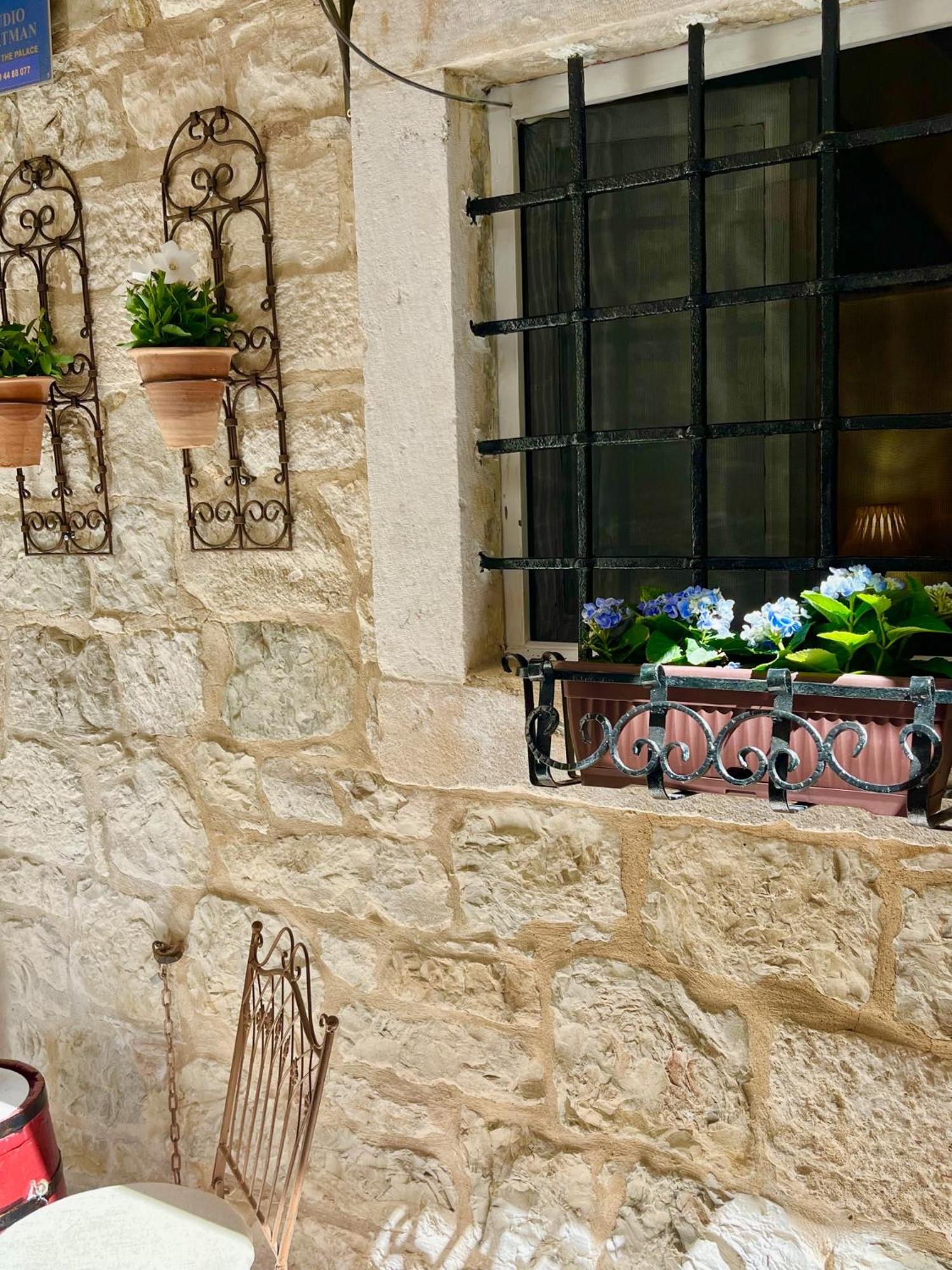 Apartment Venus Of The Palace - New Renovated Split Exterior photo