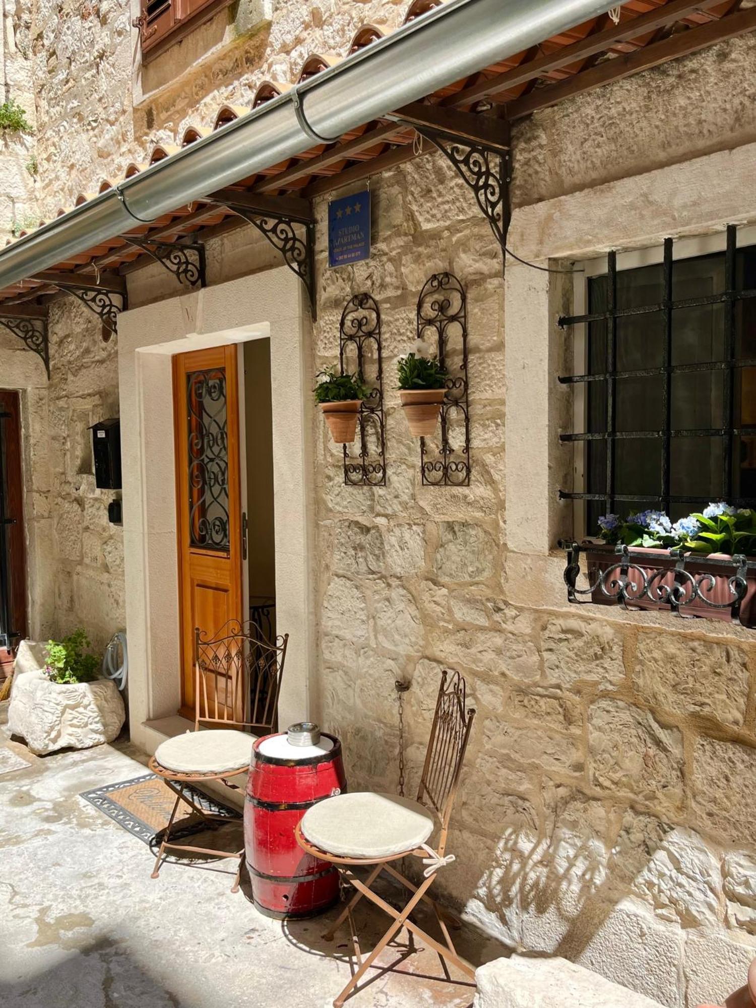 Apartment Venus Of The Palace - New Renovated Split Exterior photo